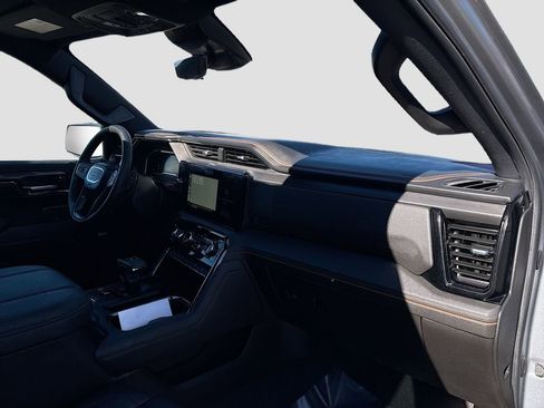 Used 2024 GMC Sierra 1500 AT4 w/ Technology Package image 30