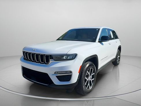 Used 2025 Jeep Grand Cherokee Limited w/ Trailer Tow Package image 11