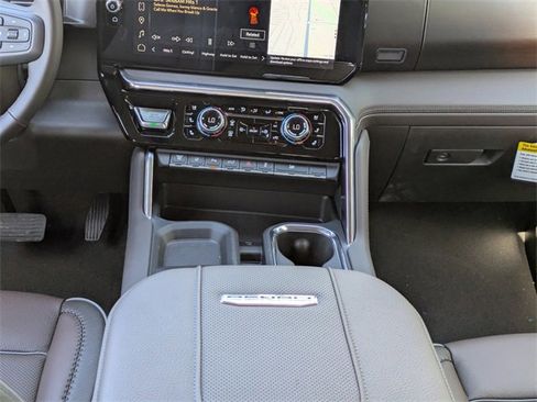New 2026 GMC Sierra 3500 Denali w/ Denali Reserve Package image 18