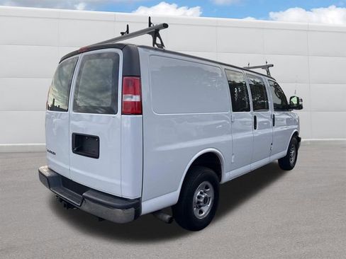 Used 2018 GMC Savana 2500 w/ Enhanced Convenience Package image 7