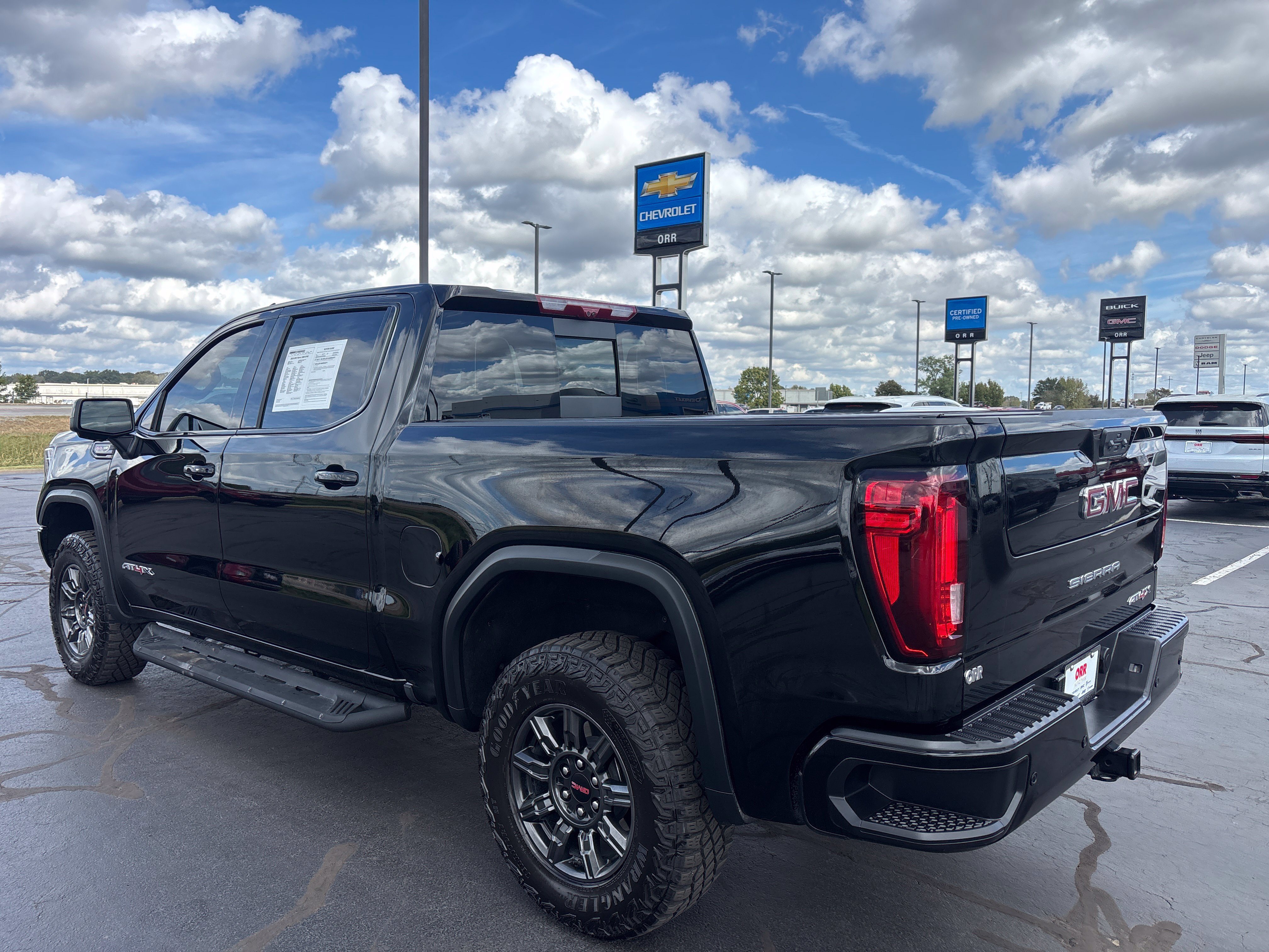 Used 2025 GMC Sierra 1500 AT4X AWD/4WD image 4