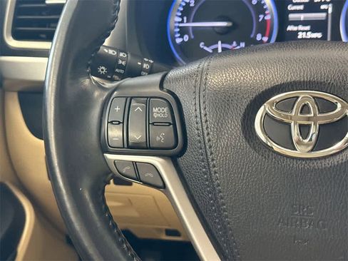 Used 2018 Toyota Highlander Limited image 26