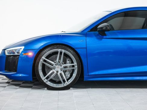 Used 2017 Audi R8 V10 plus image 12