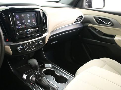 Used 2023 Chevrolet Traverse LS FWD image 19