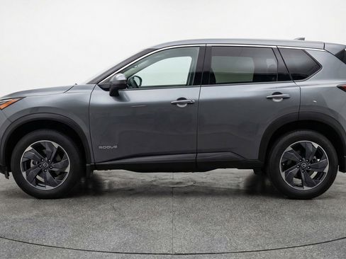 Used 2025 Nissan Rogue SV image 5