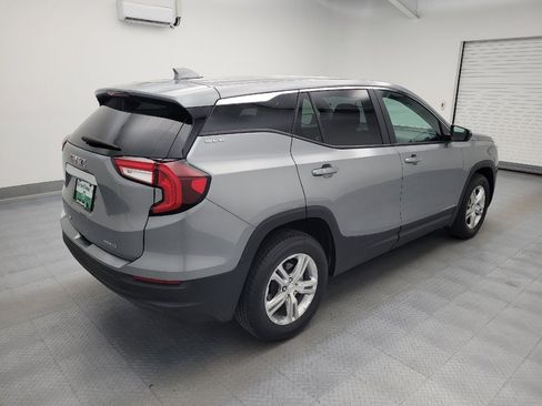 Used 2024 GMC Terrain SLE AWD/4WD image 10