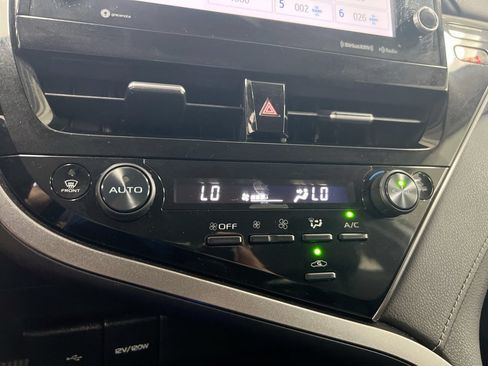 Used 2023 Toyota Camry XSE FWD image 16