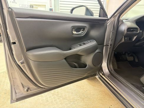 Used 2025 Honda HR-V LX image 20