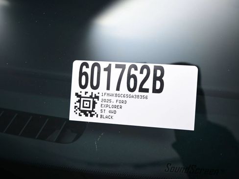 Used 2025 Ford Explorer ST AWD/4WD image 33