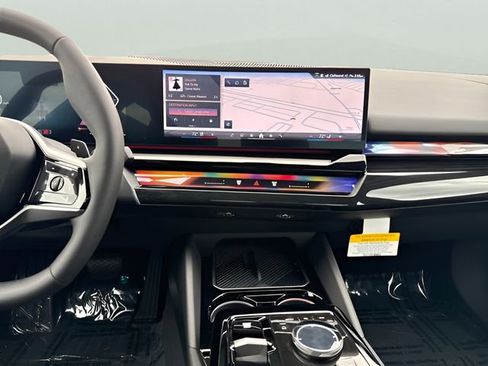 New 2026 BMW 530i xDrive w/ Premium Package image 17