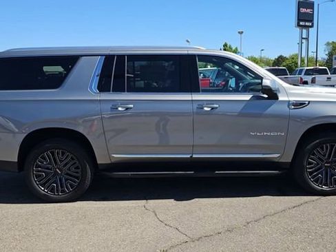 New 2026 GMC Yukon XL Elevation AWD/4WD image 9