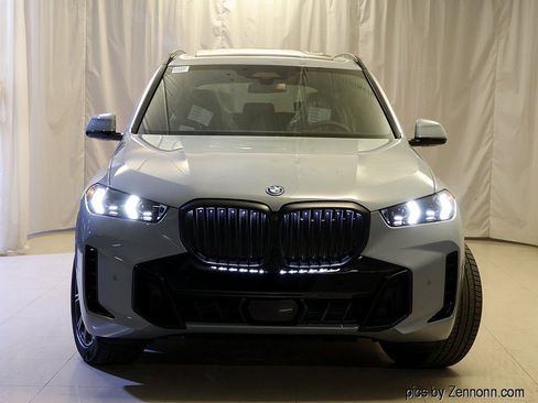 New 2026 BMW X5 xDrive50e w/ M Sport Package AWD/4WD image 5