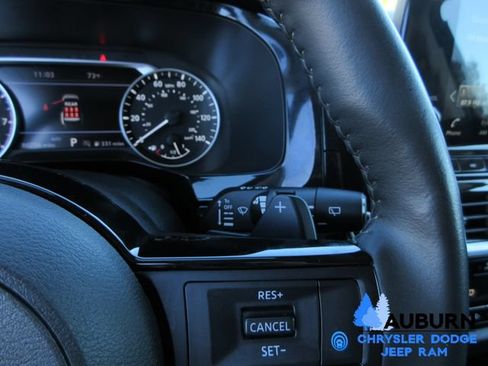 Used 2024 Nissan Pathfinder SL AWD/4WD image 18