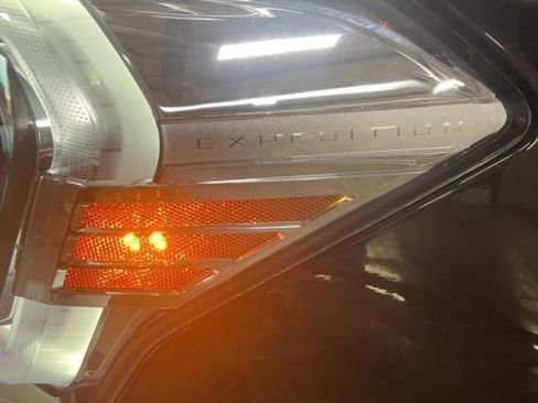 Used 2024 Ford Expedition XLT image 28