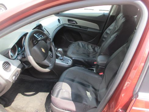 Used 2012 Chevrolet Cruze LS w/ Connectivity Package FWD image 9