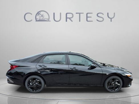New 2026 Hyundai Elantra SEL Sport FWD image 6