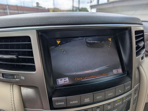 Used 2014 Lexus LX 570 4WD image 21