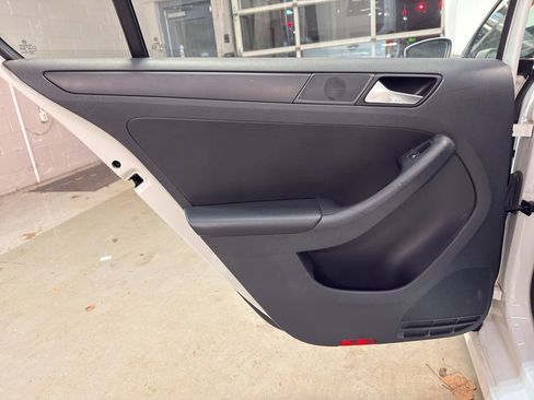 Used 2014 Volkswagen Jetta SE image 28