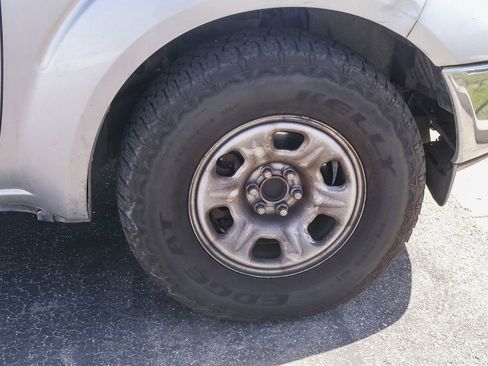 Used 2005 Nissan Frontier SE RWD image 5