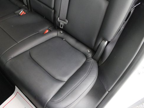 Used 2020 Tesla Model Y Long Range image 37