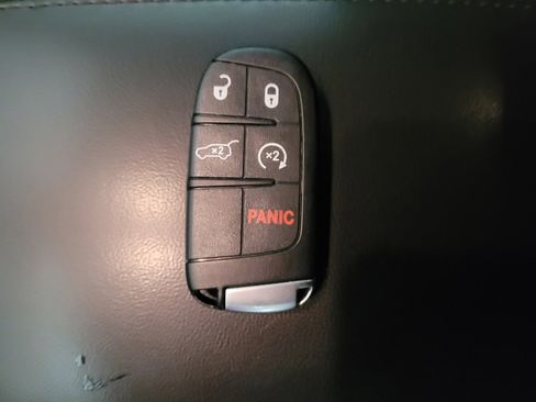 Used 2018 Jeep Grand Cherokee Altitude image 32