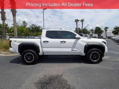 Certified 2025 Toyota Tacoma TRD Off-Road AWD/4WD image 4