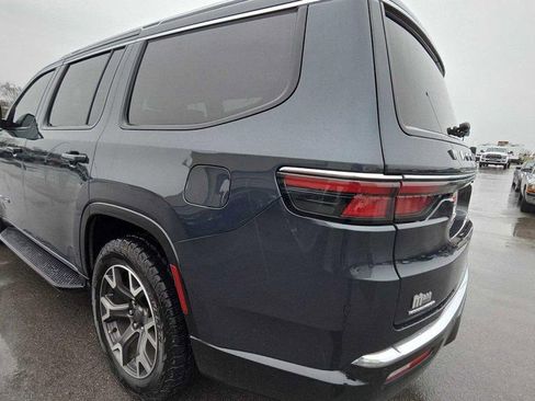 Used 2023 Jeep Wagoneer Series III w/ Preferred Equipment Group image 7