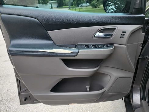 Used 2015 Honda Odyssey Touring Elite image 14
