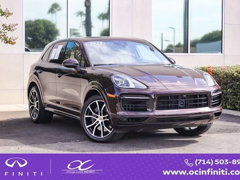 Used 2023 Porsche Cayenne AWD/4WD image 1