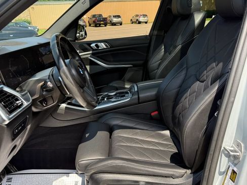 Used 2024 BMW X5 xDrive40i w/ M Sport Package AWD/4WD image 22