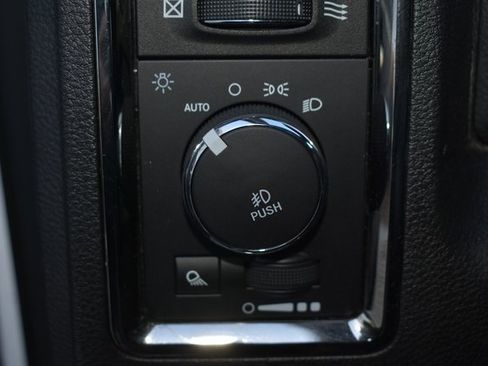 Used 2018 RAM 1500 Sport image 16