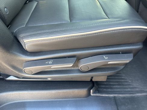 Certified 2024 Cadillac Escalade ESV Premium Luxury image 35