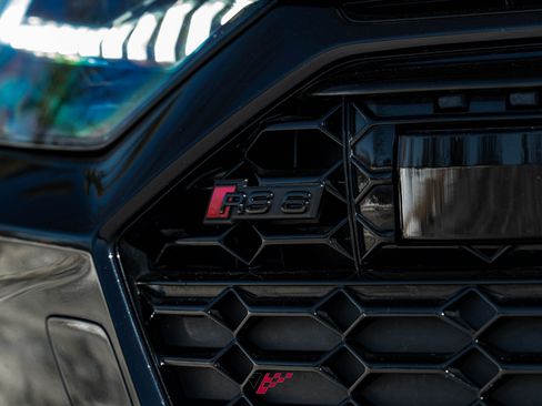 Used 2021 Audi RS 6 w/ Carbon Optic Package image 10