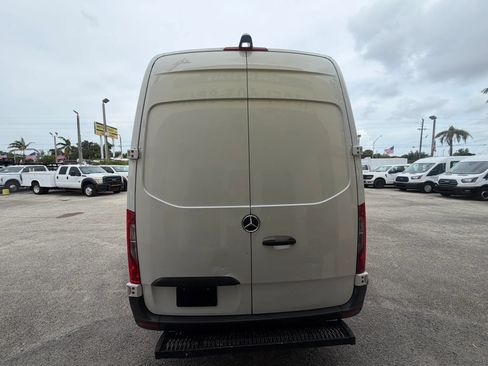 Used 2019 Mercedes-Benz Sprinter 170 w/ Driver Convenience Package image 4