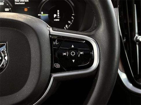 Used 2021 Volvo S60 T8 Inscription image 16