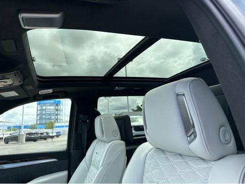 New 2026 Cadillac Escalade Platinum Sport AWD/4WD image 21