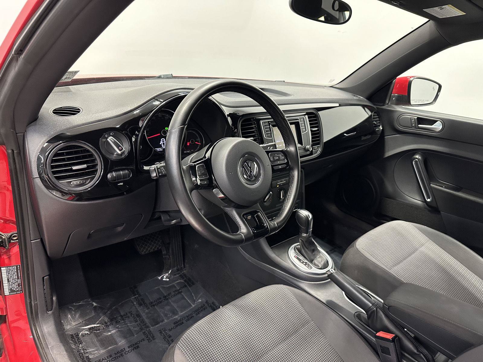 Used 2019 Volkswagen Beetle 2.0T FWD image 13