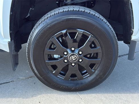 Used 2024 Toyota Tacoma SR image 34