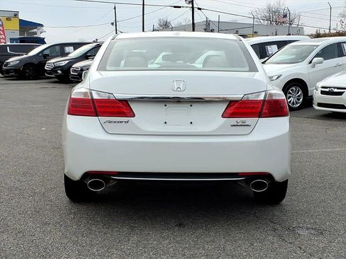 Used 2015 Honda Accord Touring image 4
