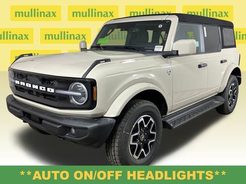 New 2026 Ford Bronco Outer Banks image 15