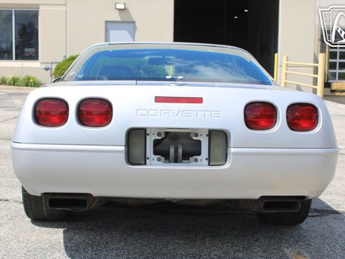 Used 1996 Chevrolet Corvette Coupe RWD image 30