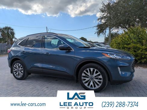 Used 2020 Ford Escape Titanium w/ Titanium Premium Package 2.0 image 1