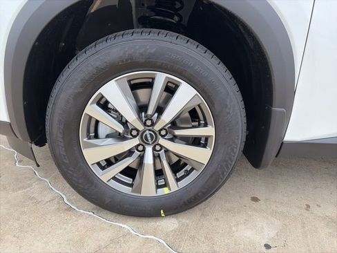 New 2026 Nissan Pathfinder SL image 8