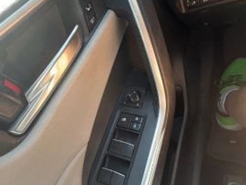 Used 2021 Toyota RAV4 XLE Premium AWD/4WD image 10