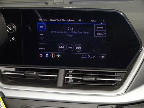 Used 2024 Chevrolet Trax LS image 29