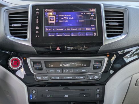 Used 2018 Honda Pilot Elite image 14