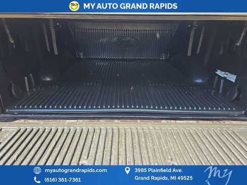 Used 2019 Ford F150 XLT w/ Equipment Group 302A Luxury AWD/4WD image 32