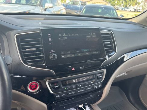 Used 2021 Honda Pilot Touring image 5