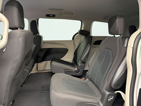 Used 2024 Chrysler Voyager LX FWD image 28