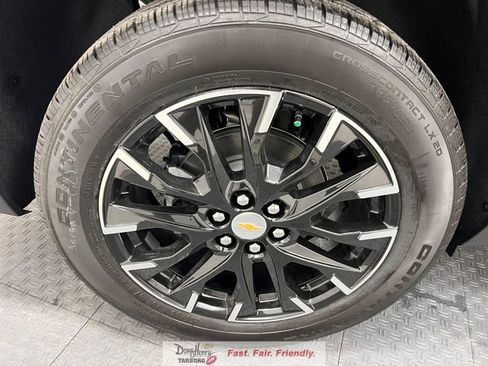 New 2026 Chevrolet Traverse LT w/ Sun and Wheel Package FWD image 18